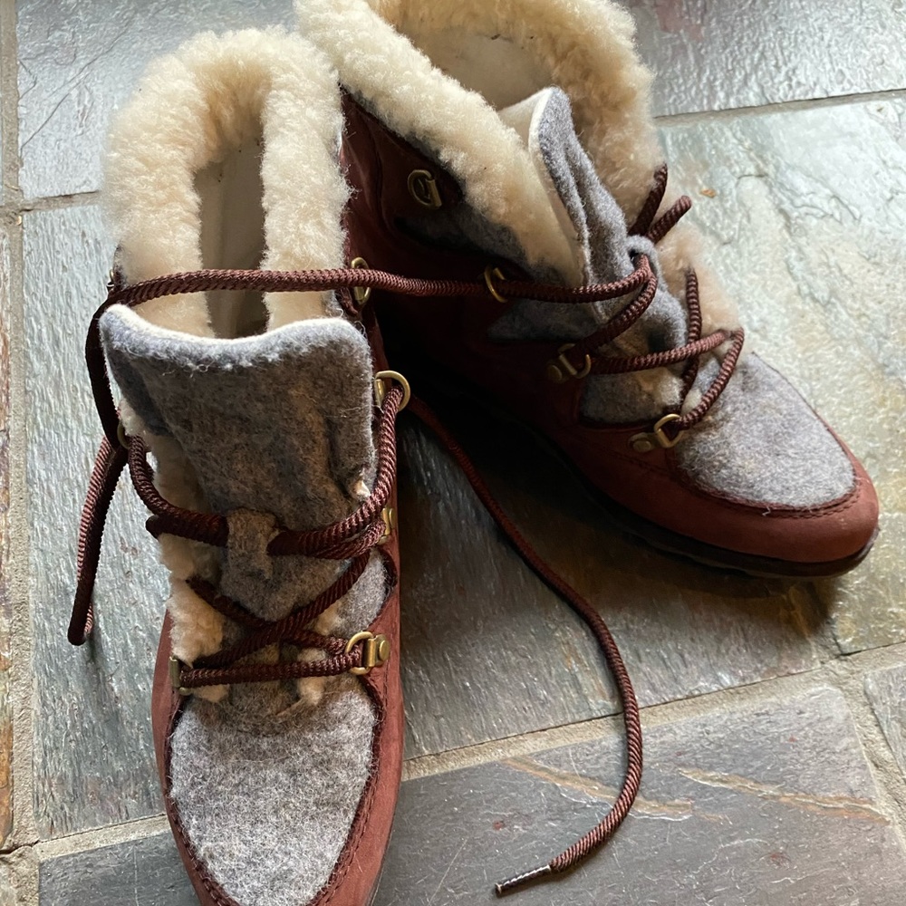 Sorel Sneakchic Alpine Boots size 7